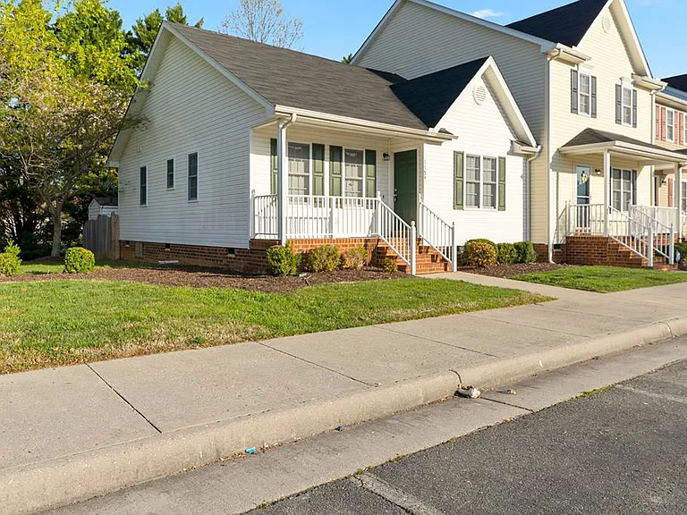 Tappahannock House: 1159 Settlers Landing Drive