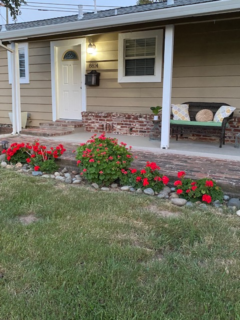 fair Oaks House: 8814 Mohawk way