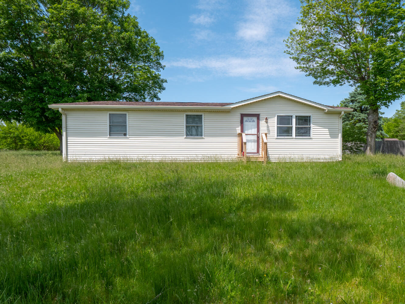 Greenfield House: 5784 E 250 N
