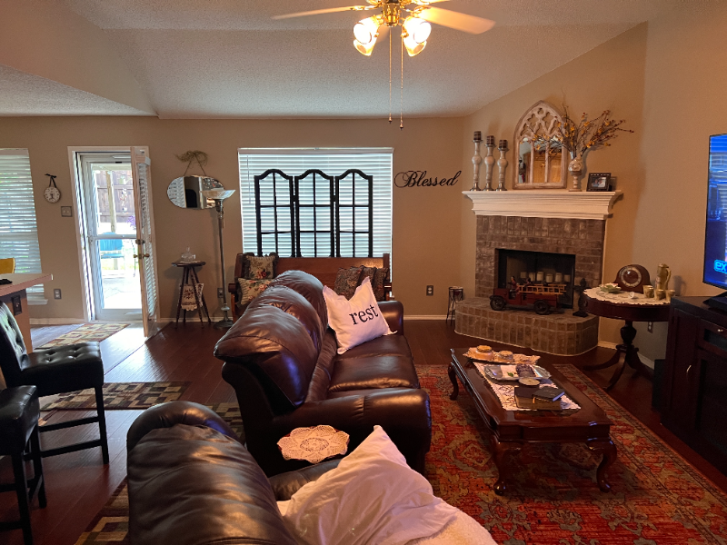 Arlington House: 335 mesquite hill drive