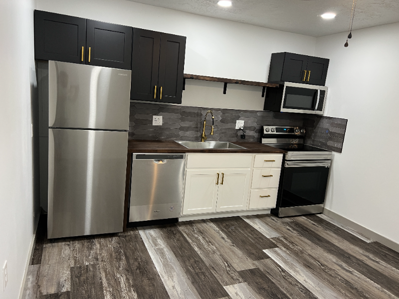 Martin Apartment: 534 Lee Street