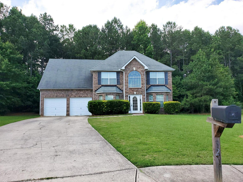 McDonough House: 327 Ermines Way