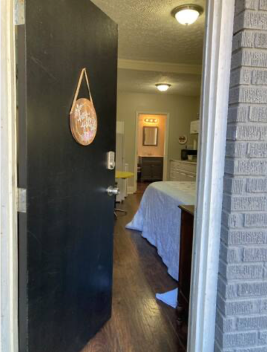 Savannah House: 1202 E 35th St