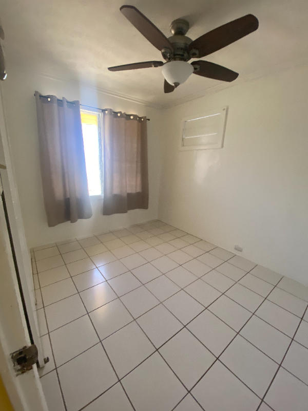 Pearl City House: 98-222 Kaluamoi Place