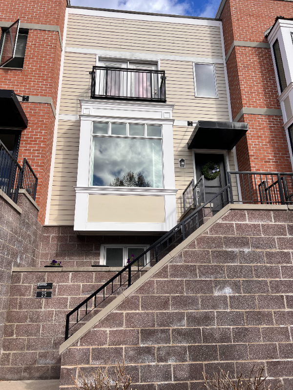 Hudson House: 25 Atterbury Blvd