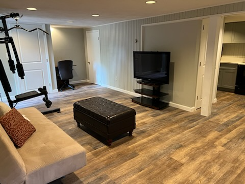 Wayland Apartment: 256 CommonWealth road