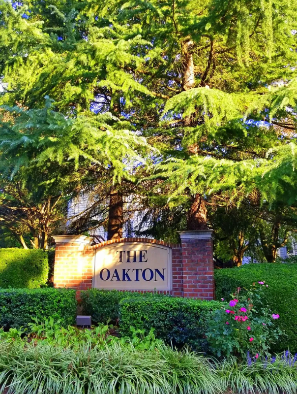 Oakton House: 10142 Oakton Terrace Rd
