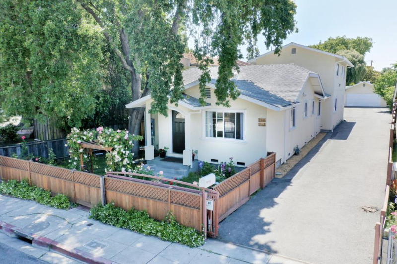 Redwood City House: 425 Oak Ave