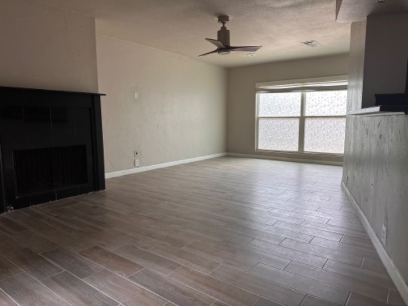 Dallas House: 5815 Phoenix Dr