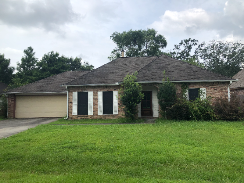 Lafayette House: 303 Sara Dee Parkway