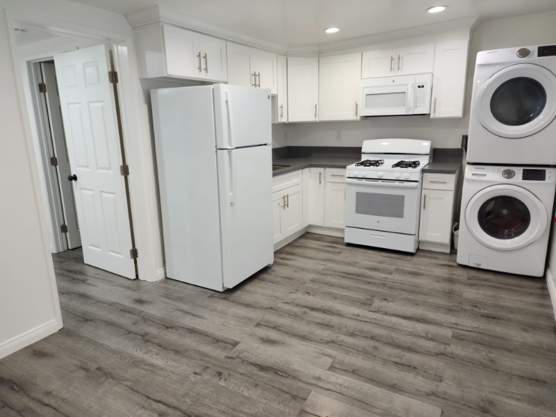 Reseda House: 19226 Hartland Street