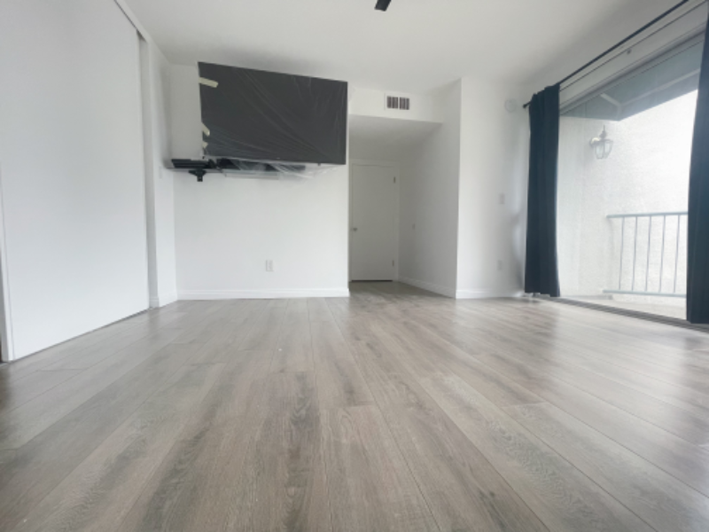 Northridge Townhome: 18526 Mayall street