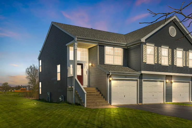 Oswego Townhome: 400 Gloria Ln