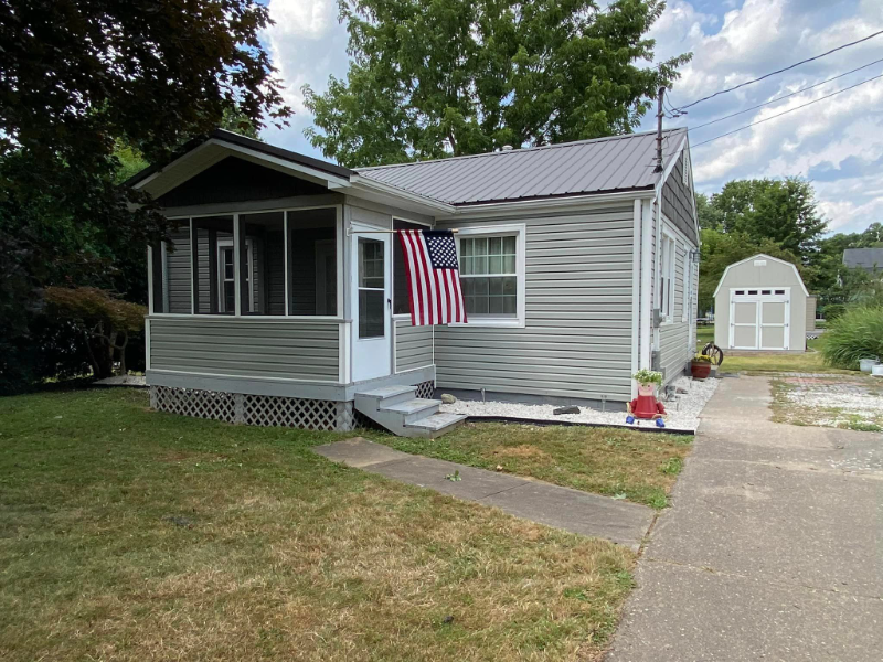 Vienna House: 309 55th Street