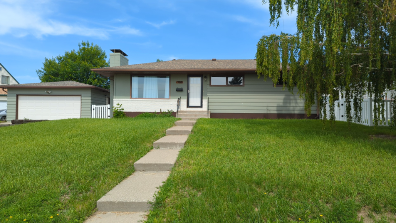 Great Falls House: 700 Riverview BLV