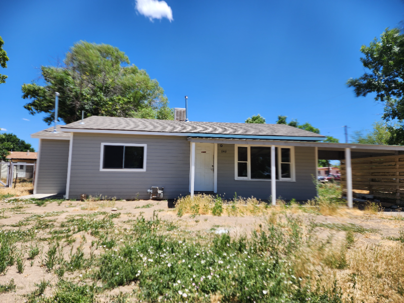 Clifton House: 646 Lois Street