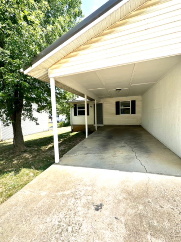 Park Hills House: 402 Douglas