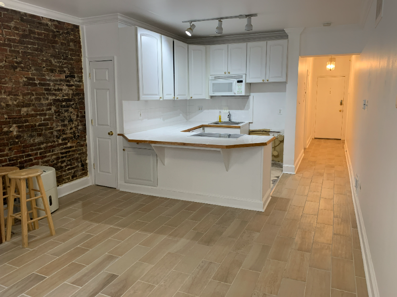 Washington Apartment: 1666 32nd ST NW