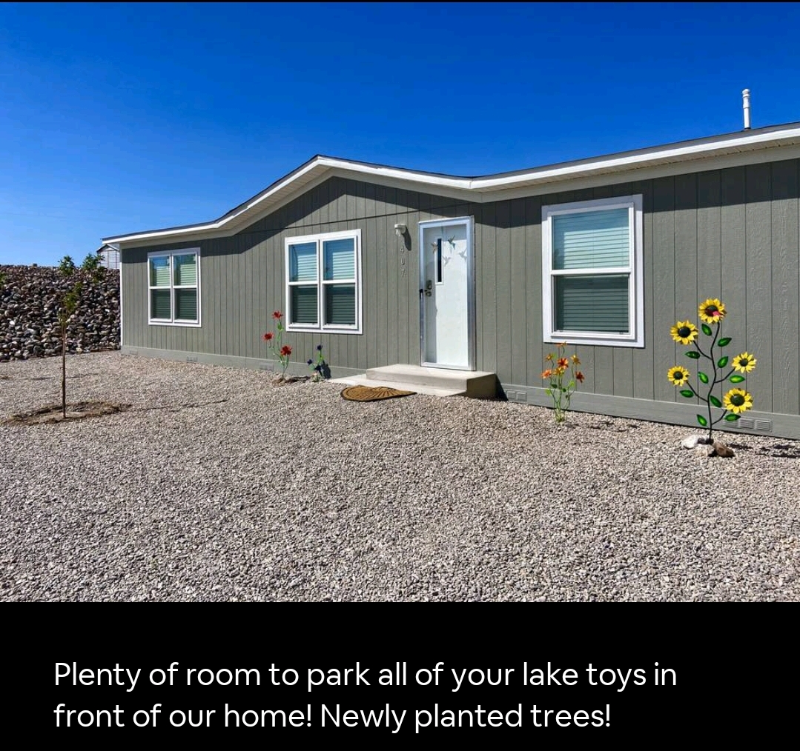 Elephant Butte House: 407 Hallmark Street
