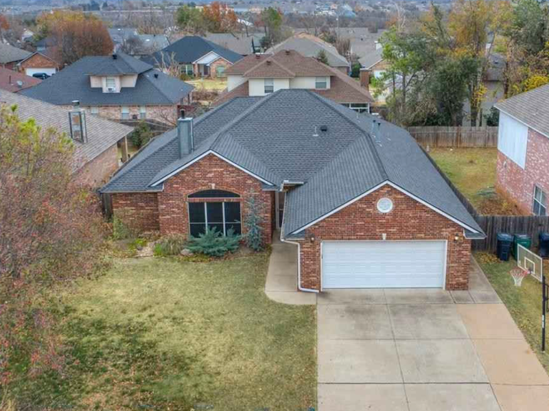 Edmond House: 17604 Wain Bridge Ave
