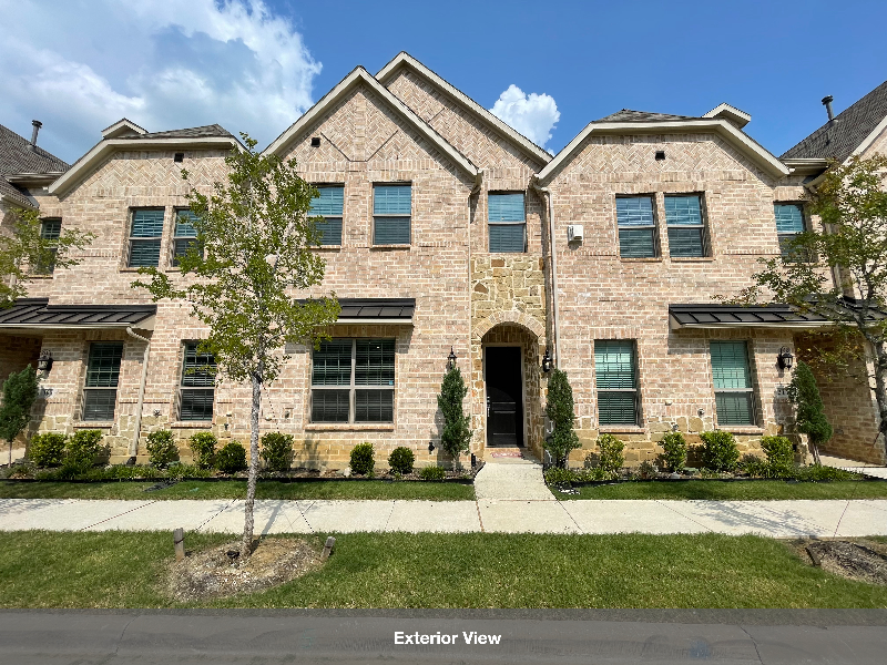 Lewisville Townhome: 309 Ferndale St