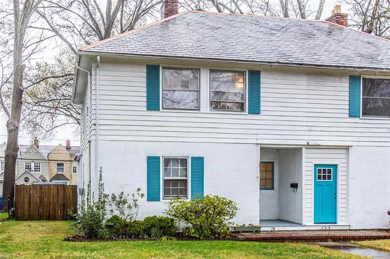 Newport News House: 210 Piez