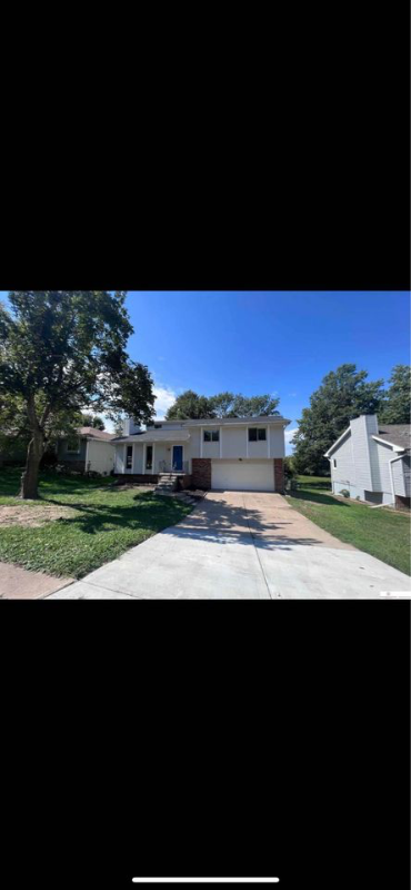 Bellevue House: 13214 S 38th St