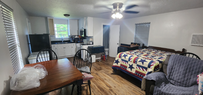 Gilmer House: 1195 Amaryllis Rd