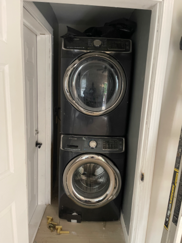 Darby Apartment: 916 ridge Ave