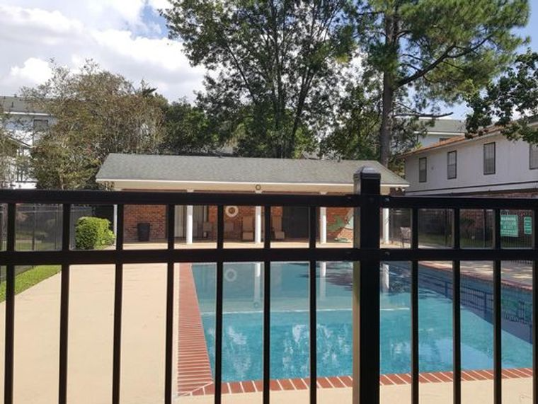 Baton Rouge House: 3030 Congress Blvd.