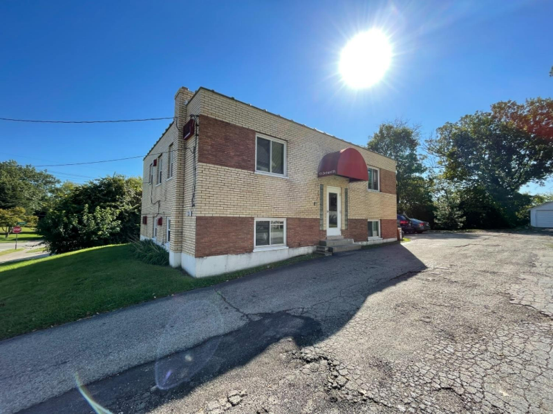 Arlington Heights Apartment: 13 Orchard Ave