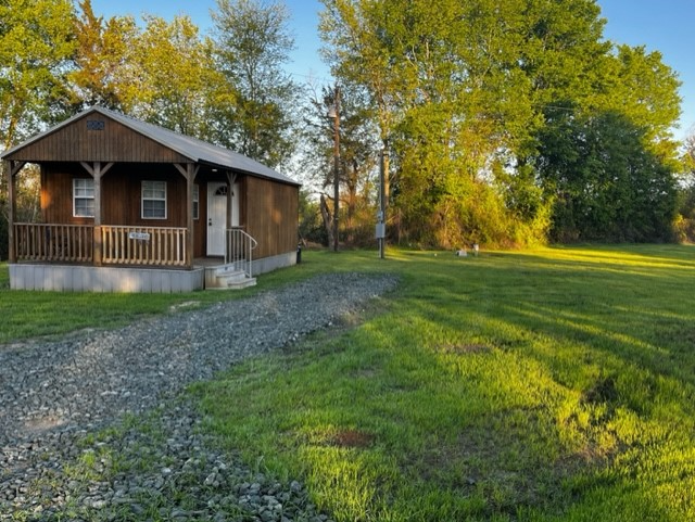 CENTER House: 333 CR 1450