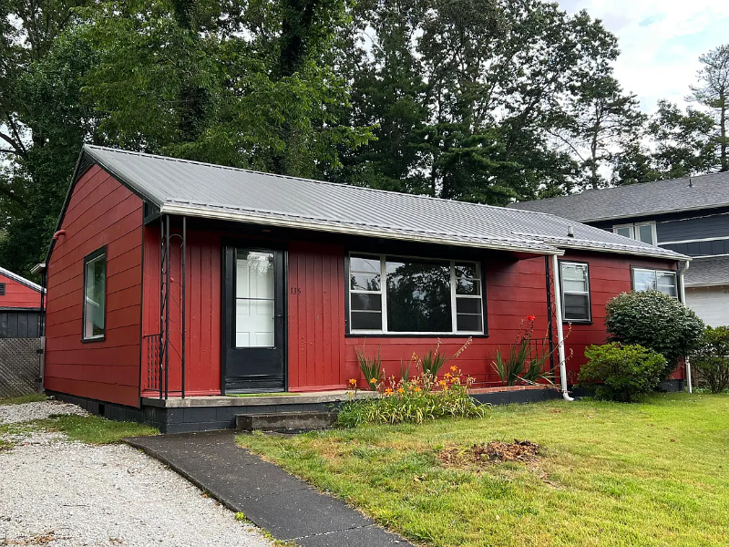 Arden House: 135 Linden St