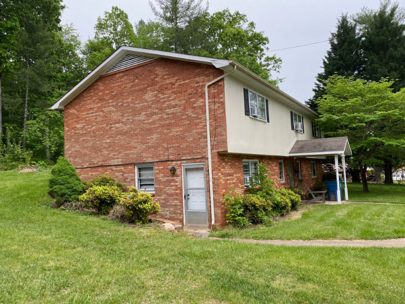 Lenoir Multiplex: 3352, 3358, 3362 Normandy Park