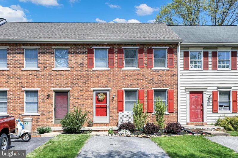 Elizabethtown Townhome: 34 Cranfield Court