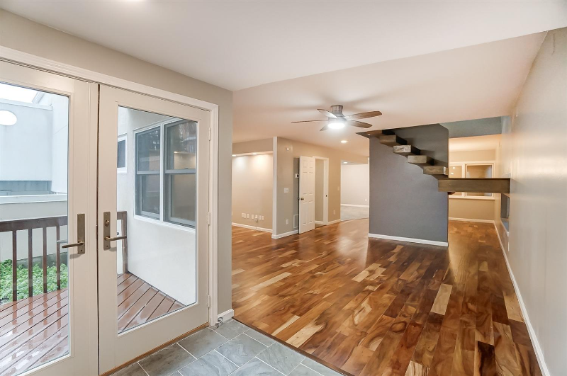 Cincinnati House: 114 E Corry St