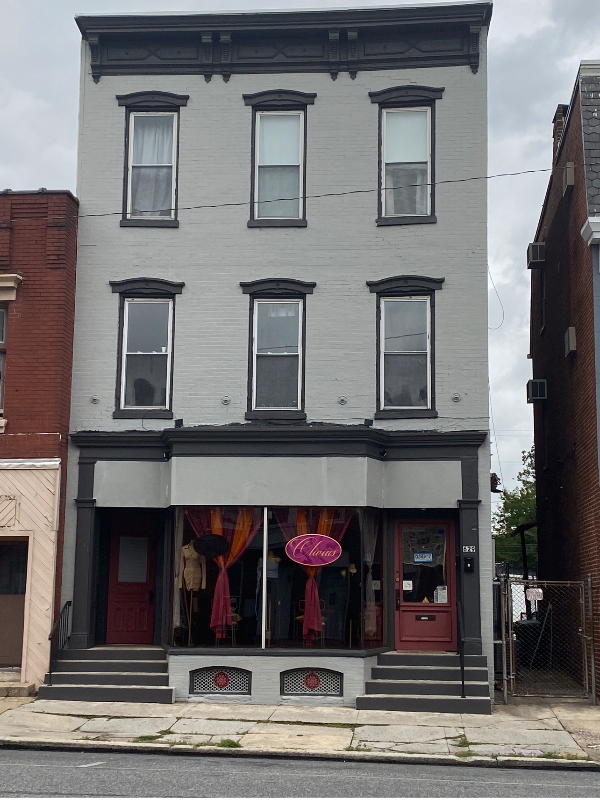 York Apartment: 631 W Market St 3rd Floor