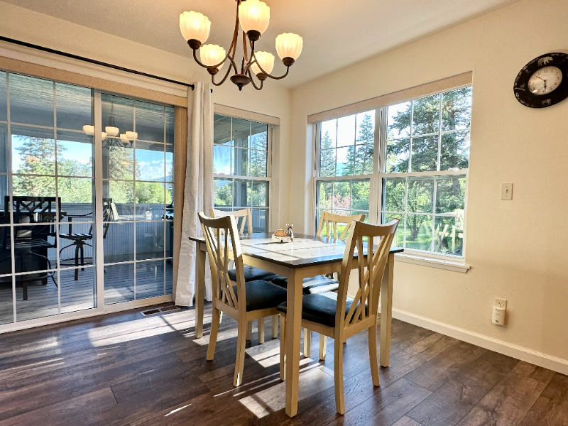 Columbia Falls House: 12 River Falls Dr