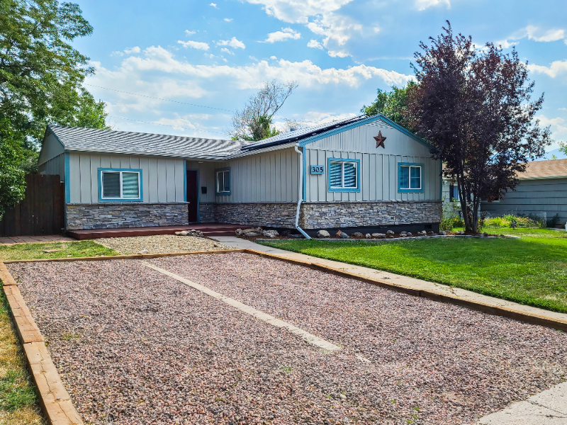 Colorado Springs House: 305 Redwood Dr.