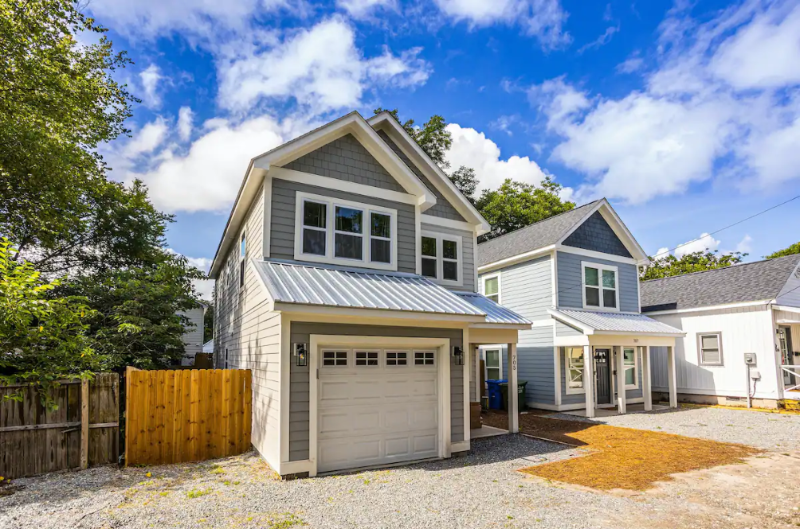 Wilmington House: 705 Brooks Alley