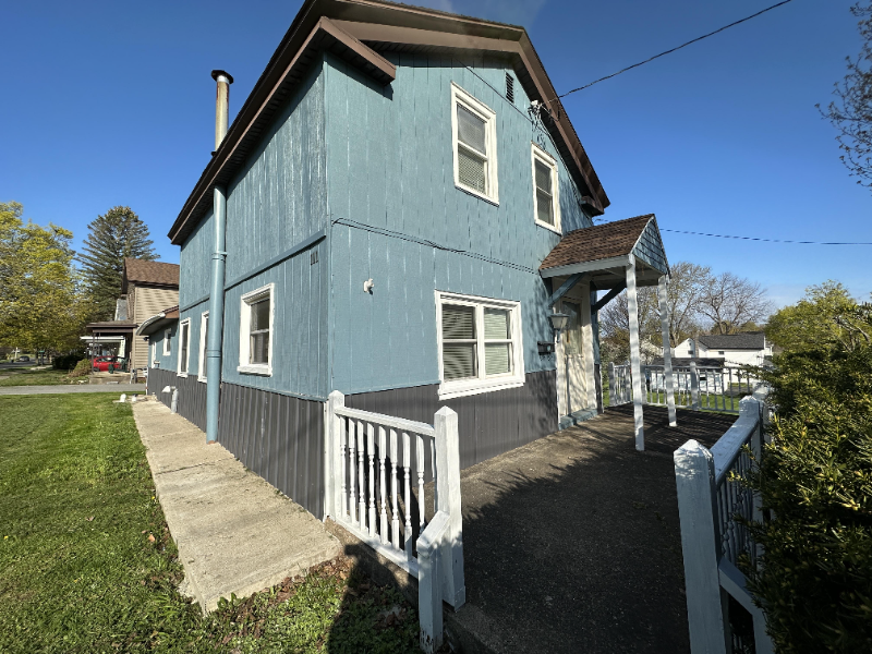 Oswego House: 111 Erie St