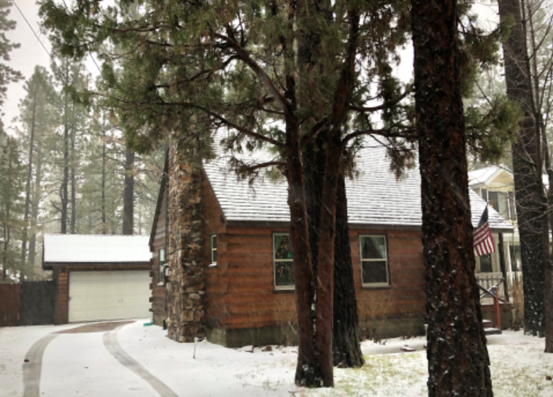 Big Bear City House: 925 E Barker Blvd