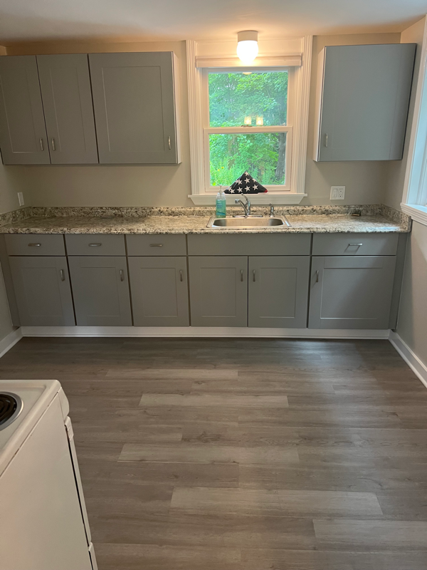 Bantam Multiplex: 907 Bantam Rd