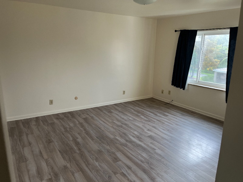 New Castle Apartment: 916 Mt. Jackson Road - #4