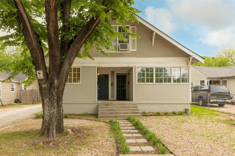 Dallas Multiplex: 2315 Gilford street Unit B