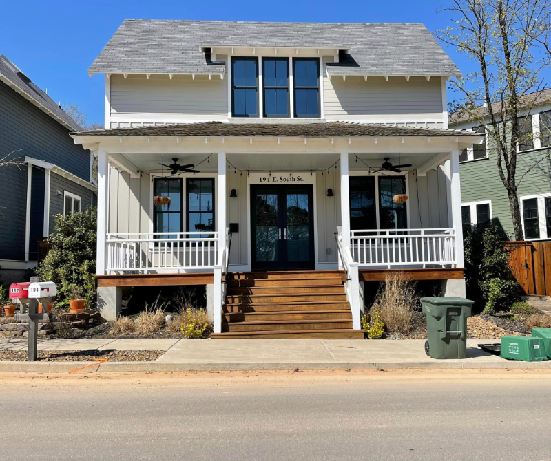 Fayetteville House: 194 E South Street