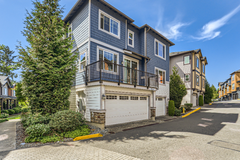 Redmond House: 10351 156th Ln NE