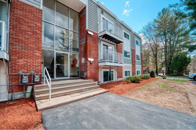 Londonderry Condo: 114 CAPITOL HILL DRIVE