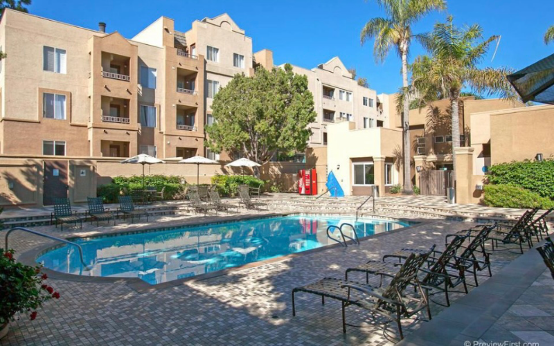 San Diego House: 3440 Lebon Dr