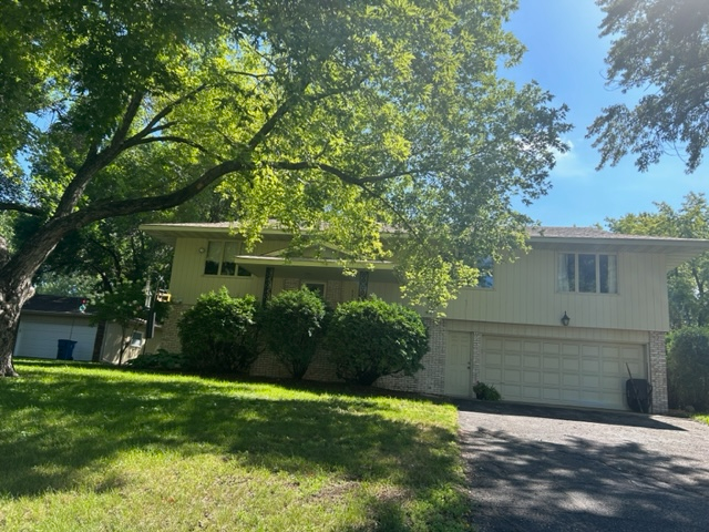 Edina House: 5317 Malibu Dr.